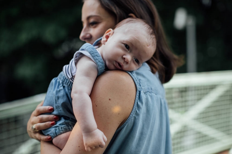 Séance photo famille à domicile 10e arrondissements Paris