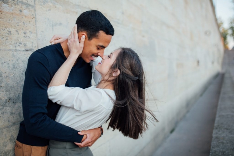 Photographe session engagement Paris
