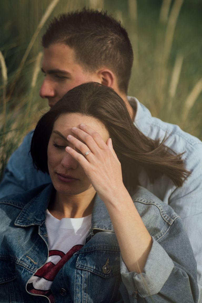 PHOTOGRAPHER COUPLE SESSION BEACH