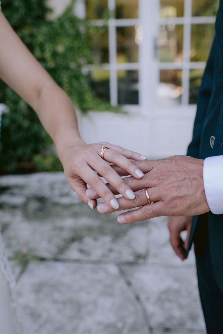 intimate laic ceremony