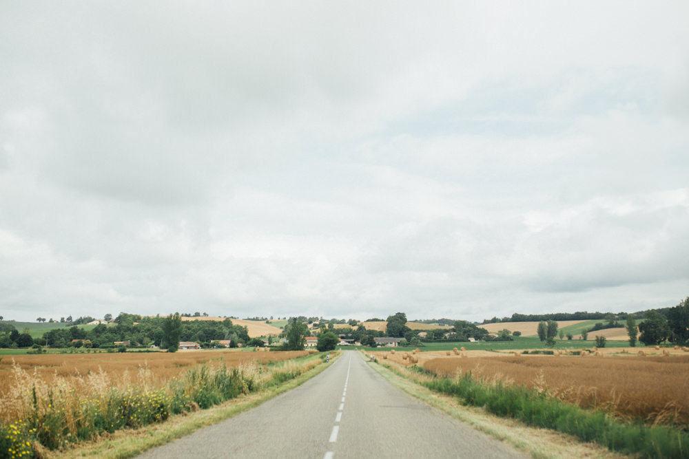 Beatriz & Tomás, Toufailles, Tarn-et-Garonne, France, 2017 — wedding photograph 2 of 14 by Alex Tome