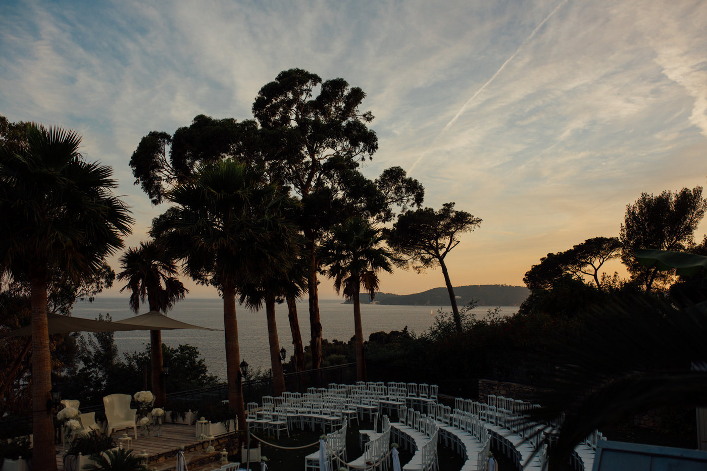 Caroline & Guillaume, Les Pins Penchés, Toulon, France, 2020 — wedding photograph 12 of 14 by Alex Tome