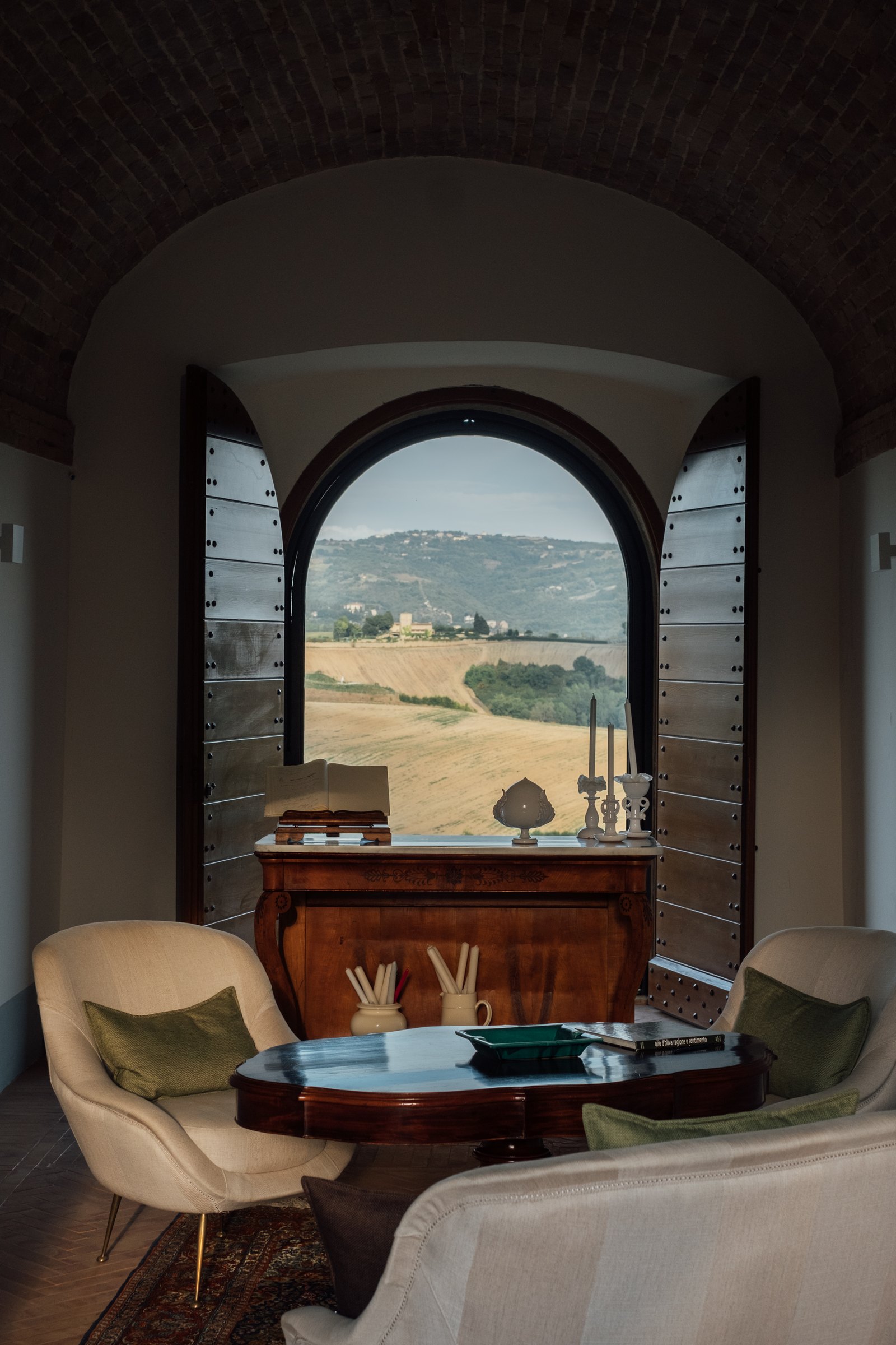 Anaïs & Thomas wedding in Umbria, Italy, by Alex Tome