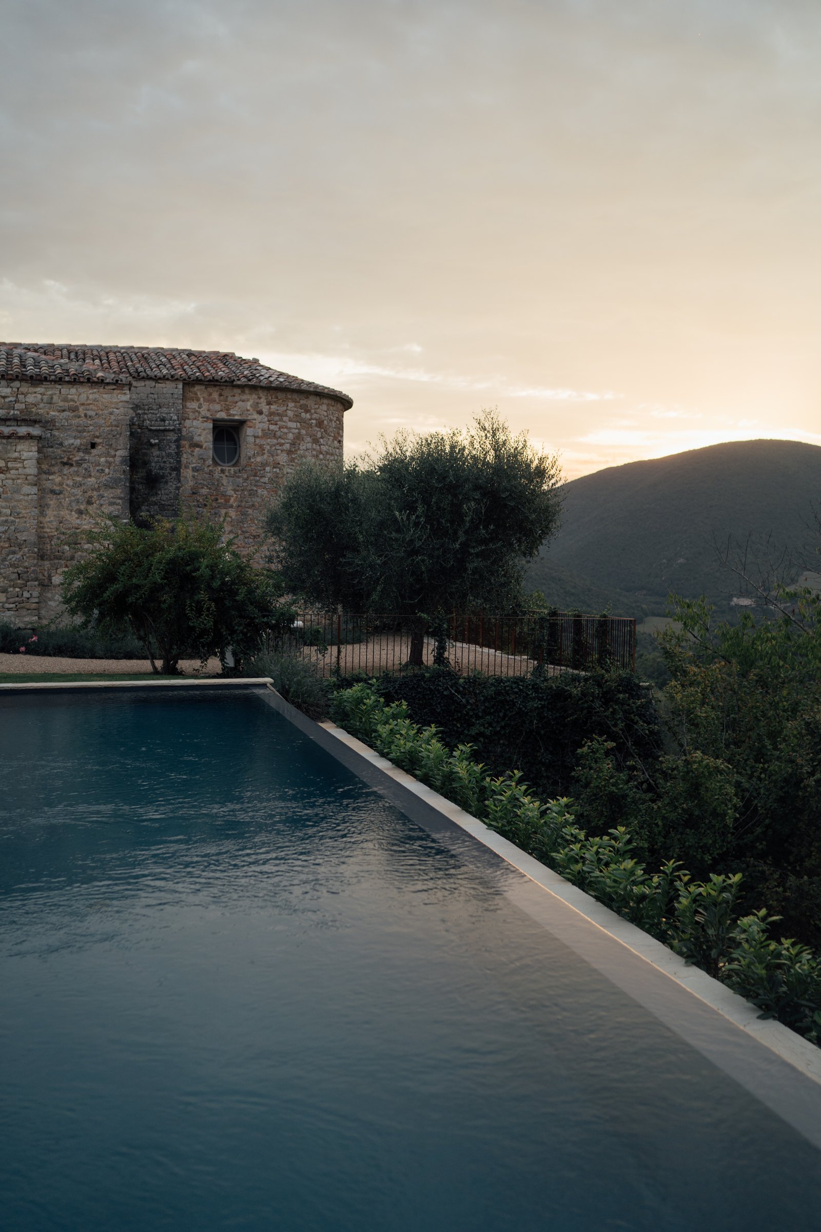 Anaïs & Thomas wedding in Umbria, Italy, by Alex Tome