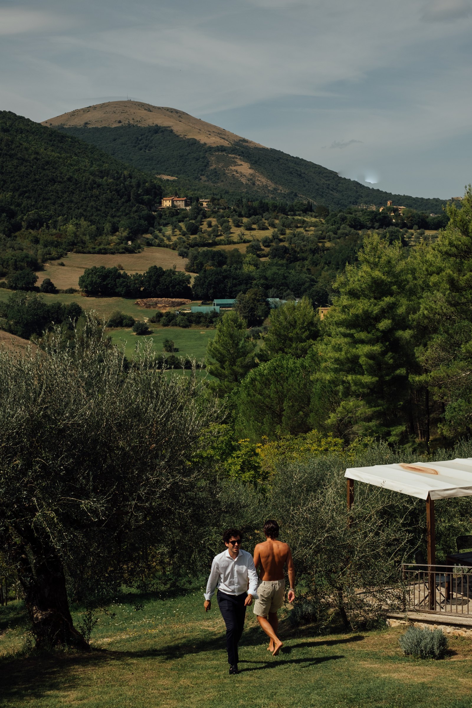 Anaïs & Thomas wedding in Umbria, Italy, by Alex Tome