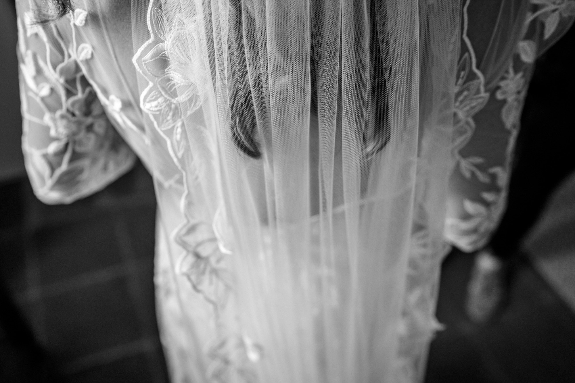 Anaïs & Thomas wedding in Umbria, Italy, by Alex Tome