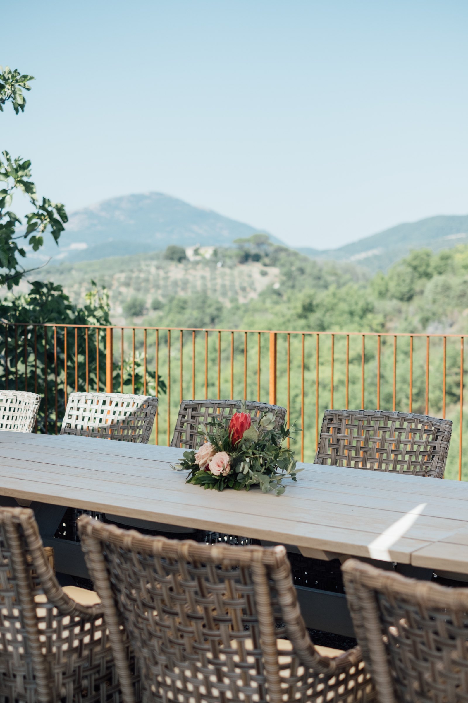 Anaïs & Thomas wedding in Umbria, Italy, by Alex Tome
