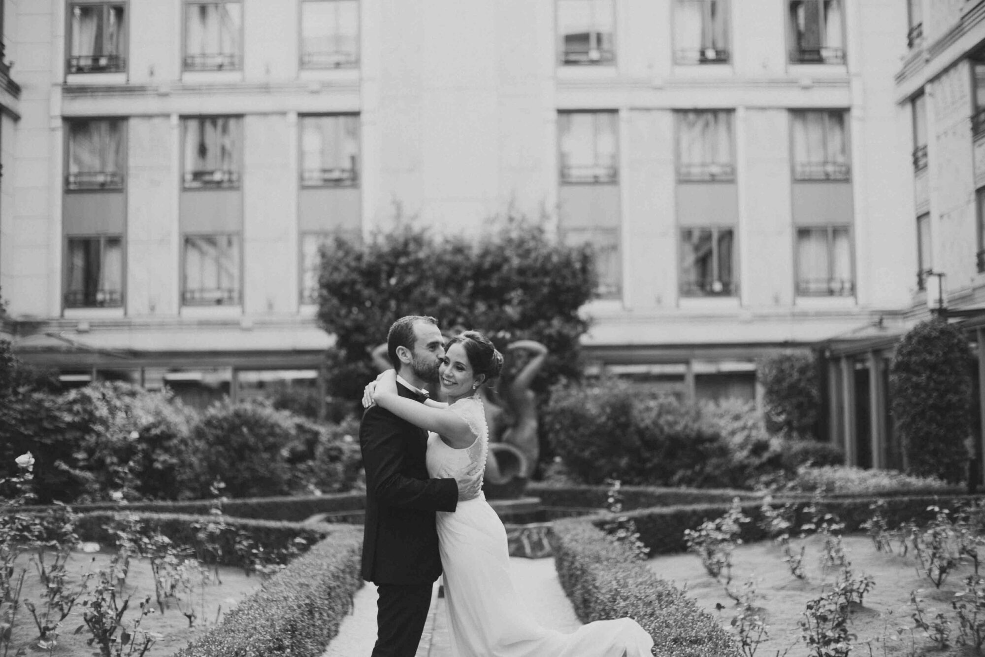 Paula & David wedding in Paris, France, by Alex Tome