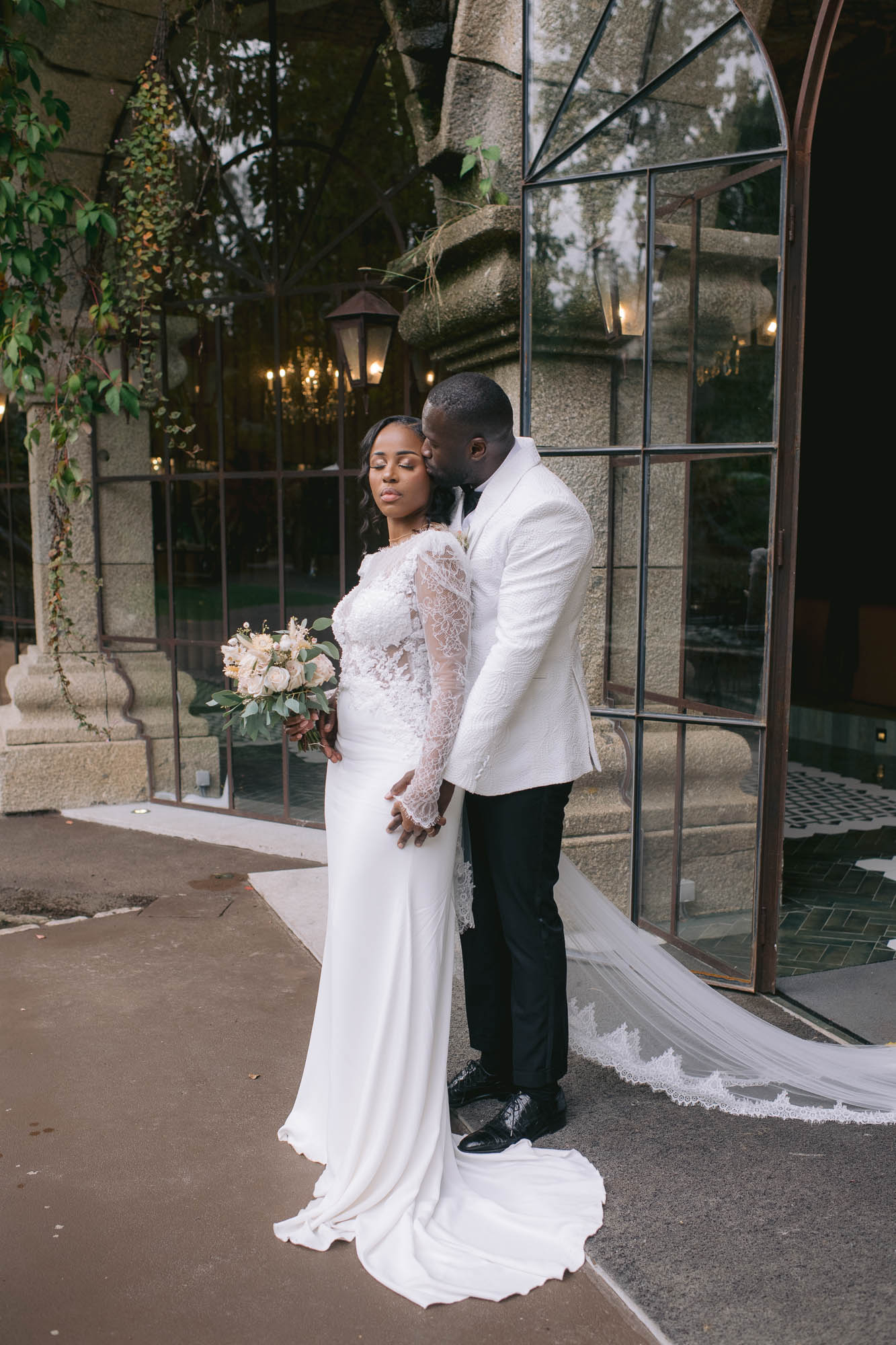 Élodie & Vladimir wedding at Lago dos Cisnes, Portugal, by Alex Tome
