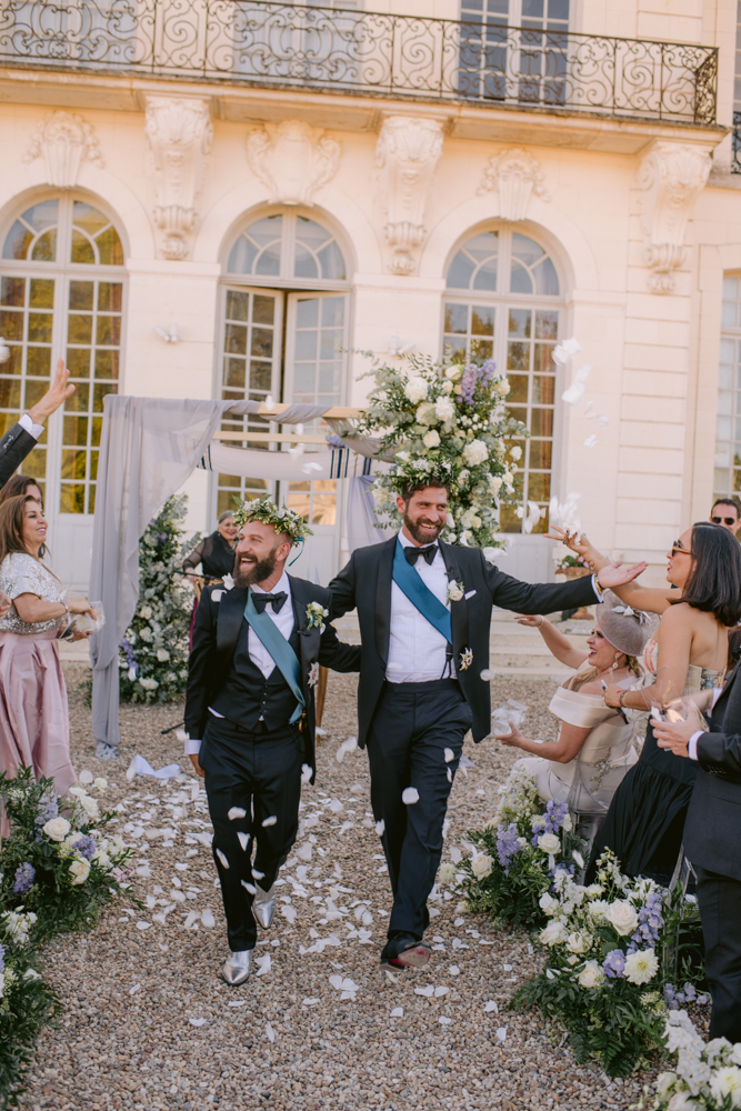Alejandro & Alberto wedding at Château des Ormes, France, by Alex Tome